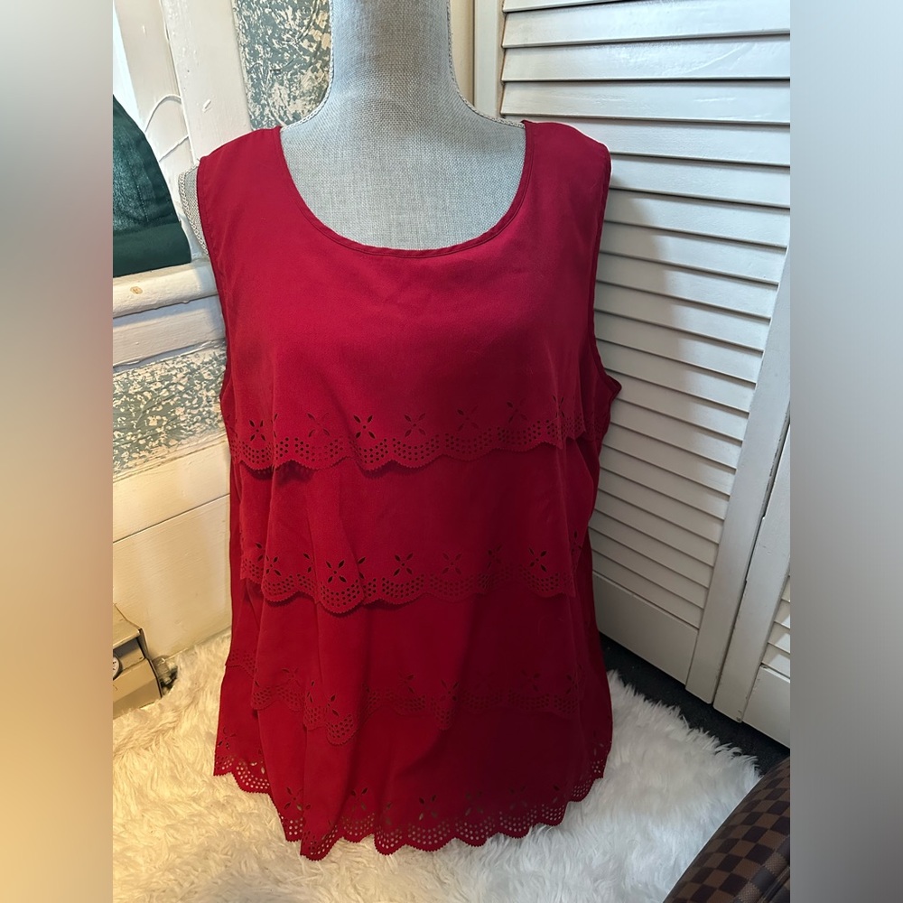 ⭐️ 3 for $20.00 SALE Women’s sleeveless top